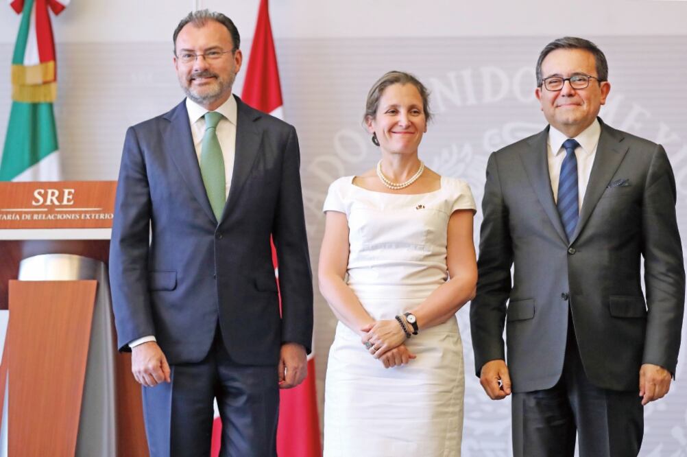 El canciller Luis Videgaray ofreció una conferencia de prensa conjunta con la ministra de Relaciones Exteriores, Comercio y Turismo de Canadá, Chrystia Freeland, así como con el secretario de Economía, Ildefonso Guajardo (LUCÍA GODÍNEZ. EL UNIVERSAL)