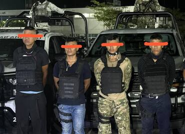 Detienen a cuatro por portación de armas y drogas en Tabasco; les decomisan 200 envoltorios con marihuana