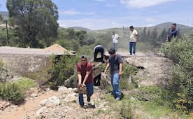 Intensas lluvias dejan incomunicadas a 8 comunidades en Coixtlahuaca, Oaxaca; colapsa puente