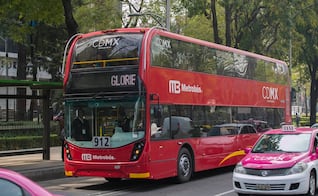 Hombre fallece en unidad del Metrobús Línea 5 en Iztapalapa; fiscalía indaga causas de deceso
