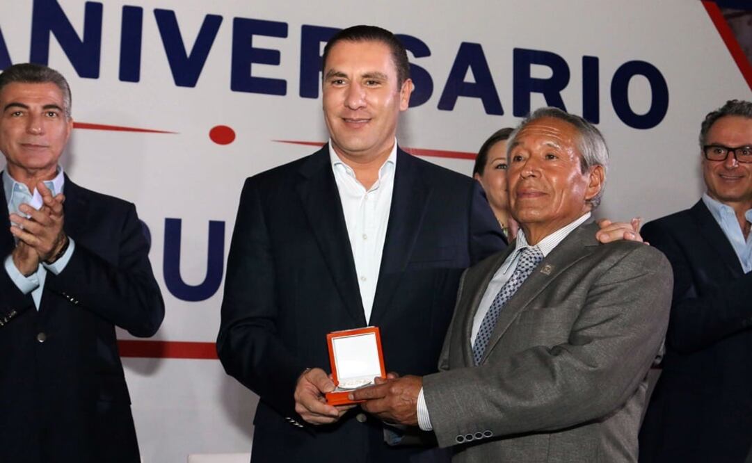 El mandatario dijo a los panistas que el adversario está afuera. /Especial