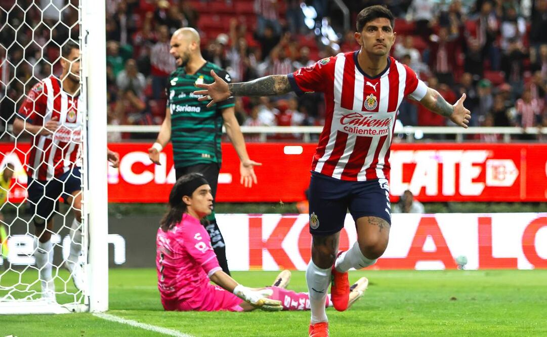 Víctor Guzmán festejando contra Santos Laguna /  Foto:Imago7
