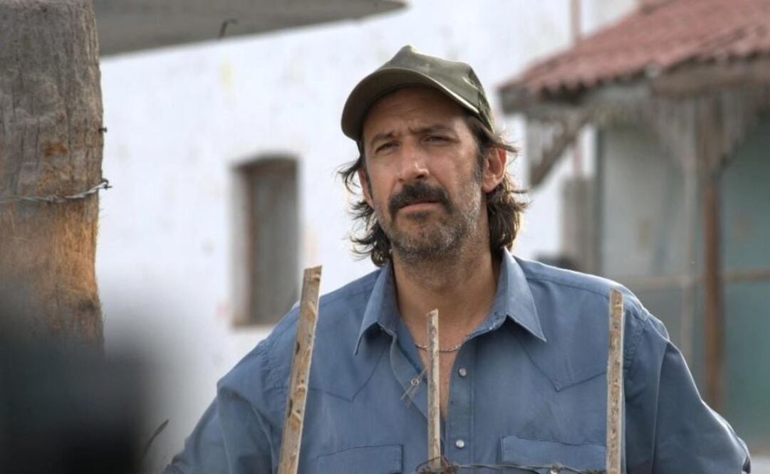 José María Yazpik es "Chato" en "Polvo". Fuente: Instagram @jmyazpik