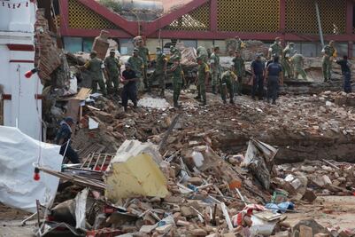 Peña Nieto reporta más de 30 muertos y 200 heridos tras sismo