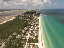 Así es El Cuyo, una de las playas más bonitas de Yucatán