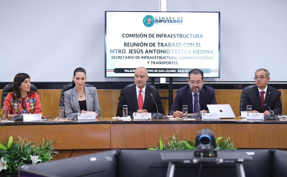 Jesús Esteva en reunión de trabajo con la Comisión de Infraestructura de la Cámara de Diputados (07/07/2026). Foto: Especial