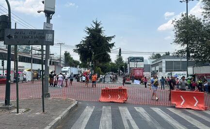 Vecinos bloquean avenida de las Granjas por falta de agua; generan afectaciones viales en zona industrial de Azcapotzalco