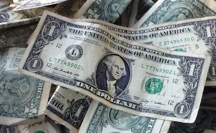 Dólar cae 31 centavos, la mayor baja en cinco semanas