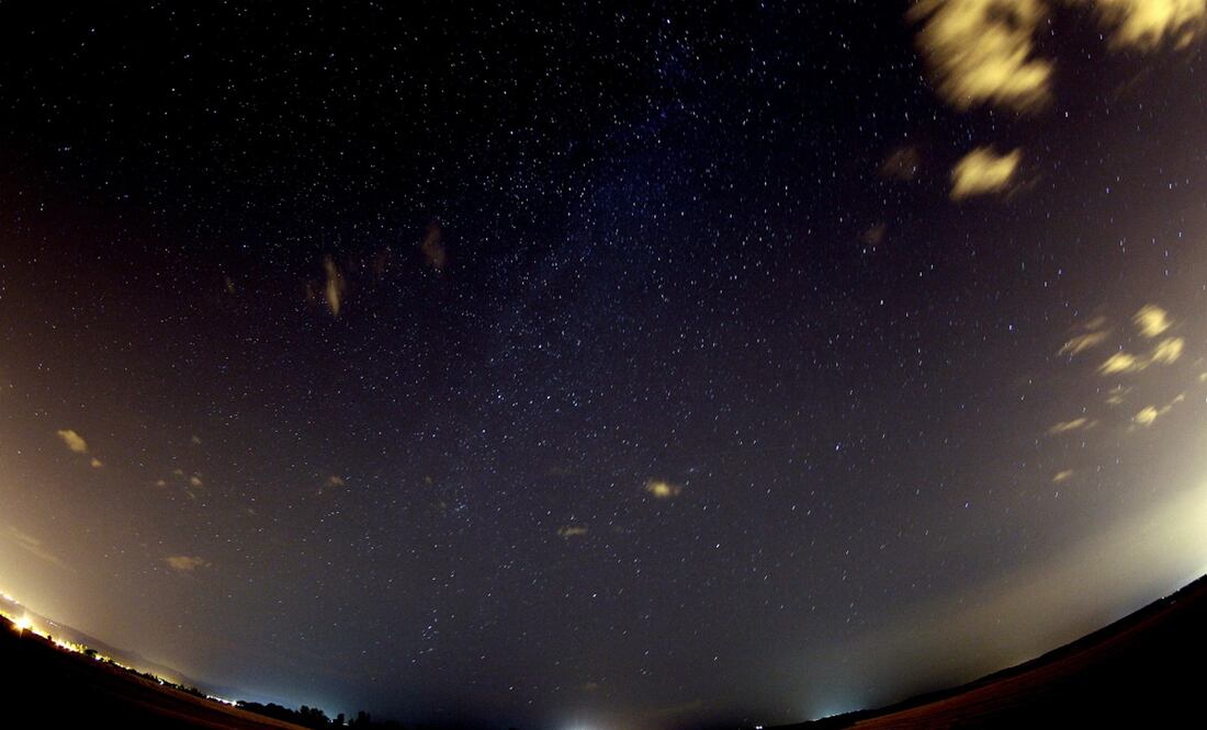 Lluvia de estrellas de las Perseídas, vistas desde Madrid. Foto: EFE/J.J.Guillen, archivo