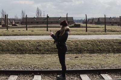 Museo de Auschwitz pide terminar con “actitud frívola” de los turistas