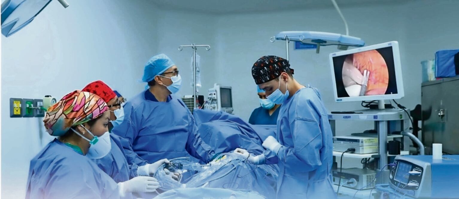 La trama criminal provocó el desabasto de una variedad de insumos que llegó a casos extremos, como la carencia de una aguja para un tratamiento médico específico… pero rutinario. Foto: Especial