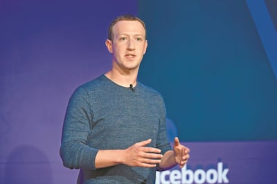 Dueño de Facebook, arrogante y prepotente, califica AMLO