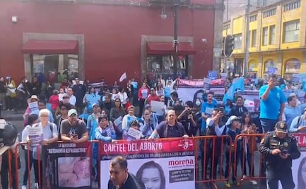 Protesta provida en el Congreso de la CDMX contra la iniciativa para la despenalización total del aborto