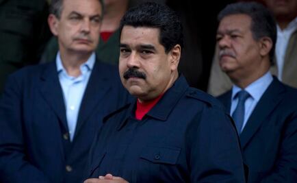 Chavismo descarta negociar destitución de Maduro con oposición 