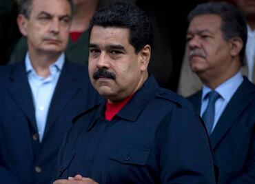 Chavismo descarta negociar destitución de Maduro con oposición