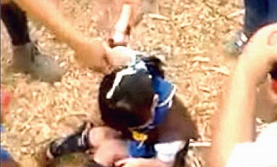 Scouts México cesa a mujer que derramó refresco a menor