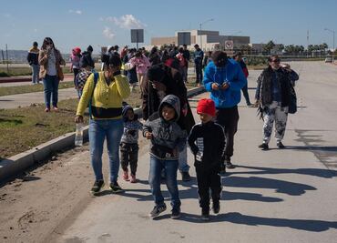 Gobierno de Biden planea suspender a inicios de mayo Título 42 que permite expulsión exprés de migrantes
