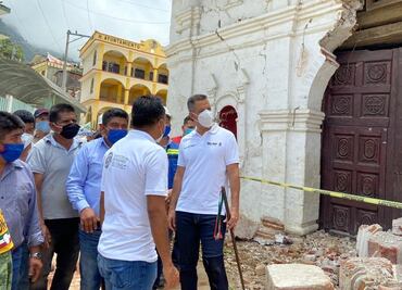 Murat realiza recorrido por los Ozolotepec, región más dañada por el sismo en Oaxaca