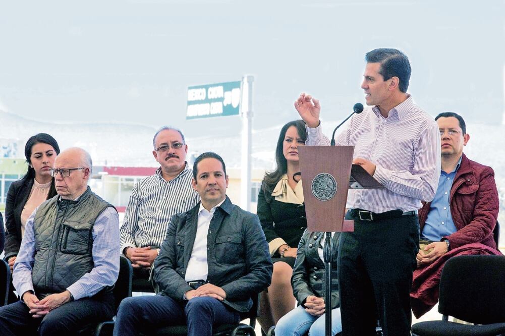 El presidente Enrique Peña Nieto dijo que las obras carreteras que se han entregado en esta administración deben enorgullecer a los mexicanos como nación (PRESIDENCIA)