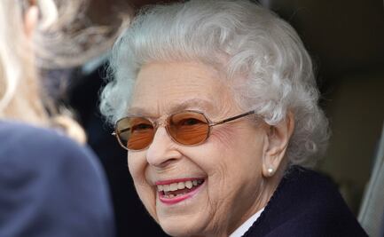 Reina Isabel II asiste a competencia en Windsor en la que compiten sus caballos