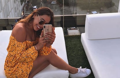 Danna Paola lo hace otra vez e impacta con bikini tejido