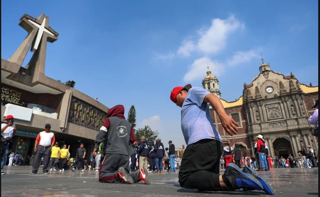 Peregrinos provenientes de diversos estados del país arriban a la Basílica de Guadalupe, en la Ciudad de México, el martes 9 de diciembre de 2025. Foto: Luis Camacho /EL UNIVERSAL