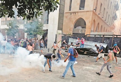 Líbano, entre protestas y oleada de dimisiones
