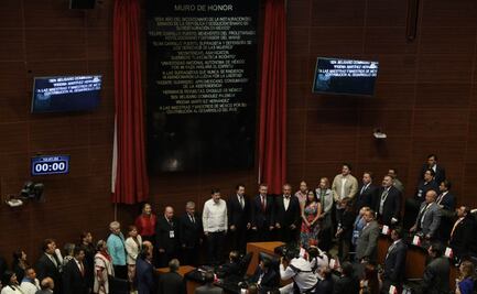 Reconocen a maestros en el Senado con inscripción en letras de oro; PRI exige declarar constitucionalidad de reforma de salario base