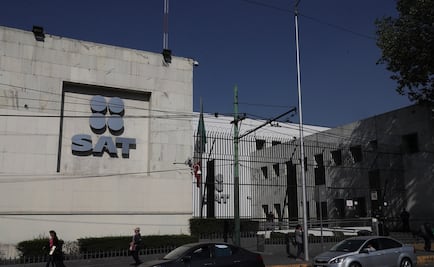 Despedidos del SAT protestarán en la "mañanera" de AMLO