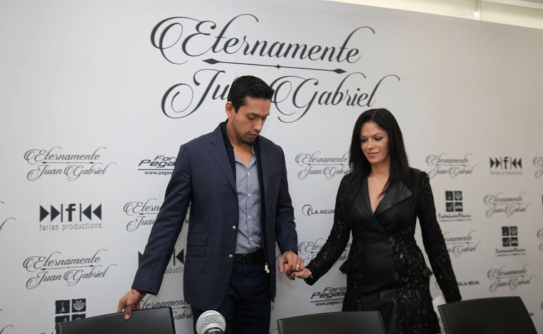 Iván Aguilera, acompañado por su esposa Simona Aguilera, hizo el anuncio. Foto: Jorge Alvarado / EL UNIVERSAL