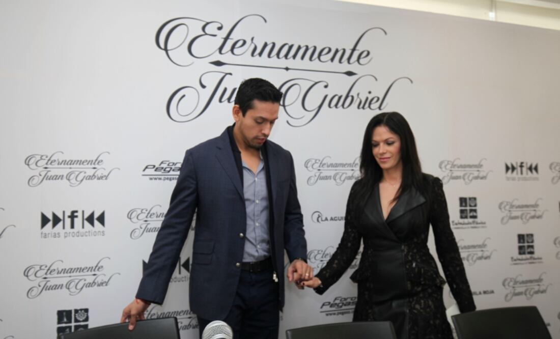 Iván Aguilera, acompañado por su esposa Simona Aguilera, hizo el anuncio. Foto: Jorge Alvarado / EL UNIVERSAL