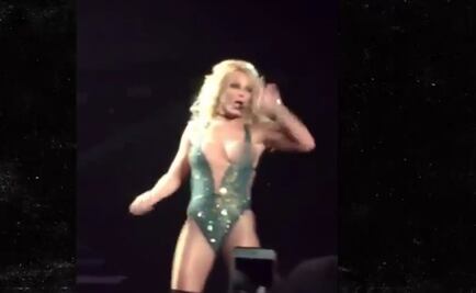 Britney Spears enseña de más en show