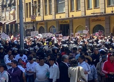Choque de posturas en el Congreso de CDMX; manifestantes a favor y en contra de las corridas de toros