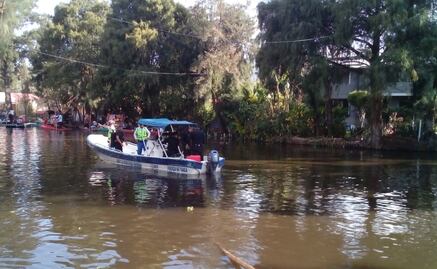 Hallan cuerpo del joven que se ahogó tras caer de una trajinera en Xochimilco