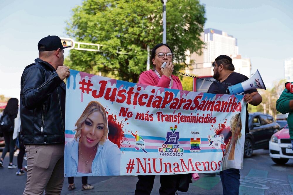Activistas trans criticaron los comentarios homofóbicos del Presidente; debido a esos discursos hay otra mujer muerta, denuncian. Foto: Diego Simón / EL UNIVERSAL