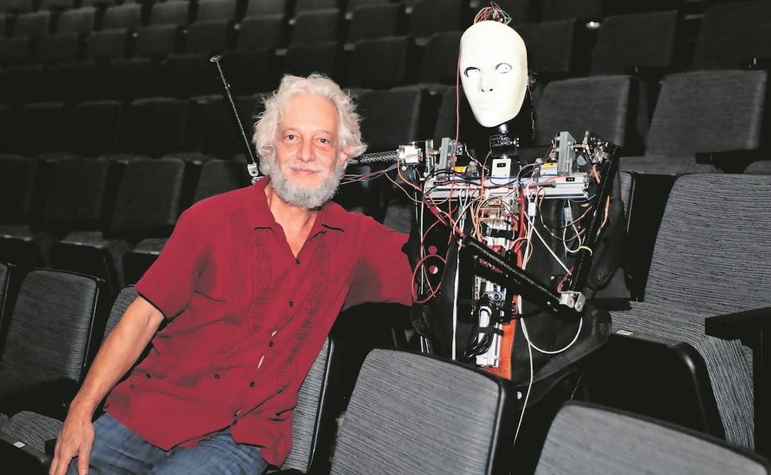 El director Víctor Weinstock vio al robot por primera vez en un espectáculo de danza. El cyborg, considerado así por su creador, como saldrá a escena.
