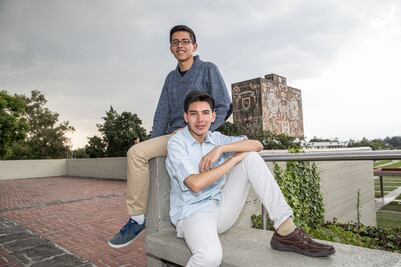 Jóvenes que terminaron el bachillerato de la UNAM con promedio perfecto