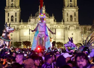 Zócalo se despide de su Megaofrenda de día de muertos entre miles de visitantes tras 8 días