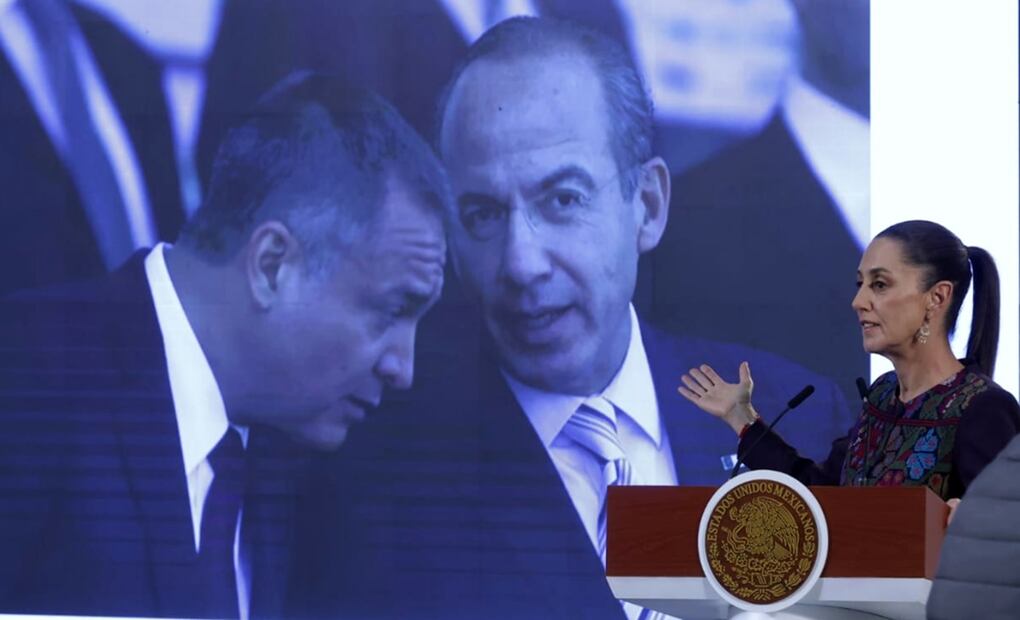 “Tiene el cinismo, la hipocresía de decir que lo volvería a hacer”, acusó Claudia Sheinbaum sobre las declaraciones del expresidente Calderón, a quien señaló de llegar a la Presidencia mediante un fraude electoral. Foto: Fernanda Rojas/EL UNIVERSAL