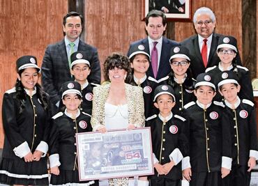 Verónica agradece brincar al futuro