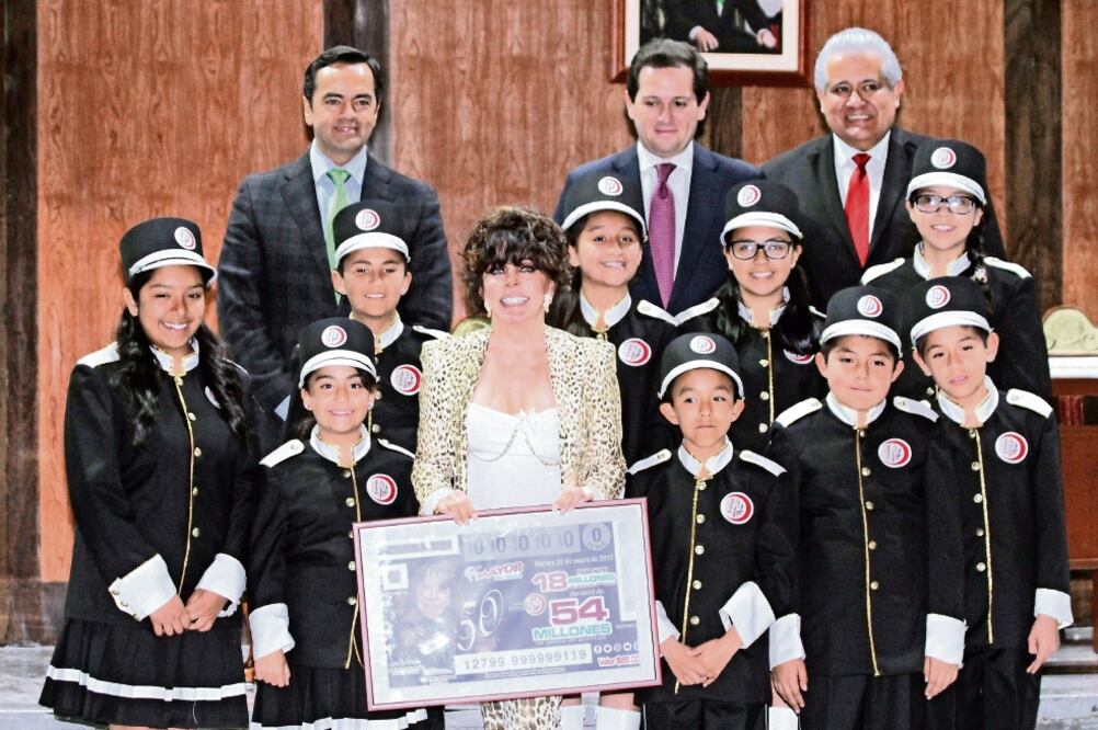 La Lotería Nacional celebró los 50 años de carrera de Verónica Castro. (CARLOS MEJÍA. EL UNIVERSAL)