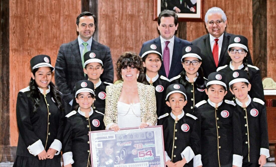 La Lotería Nacional celebró los 50 años de carrera de Verónica Castro. (CARLOS MEJÍA. EL UNIVERSAL)