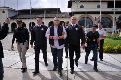 Juez suspende órdenes de aprehensión contra Javier Duarte