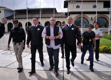 Juez suspende órdenes de aprehensión contra Javier Duarte