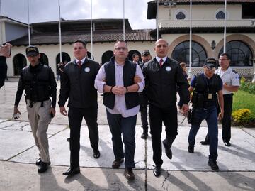 Juez suspende órdenes de aprehensión contra Javier Duarte