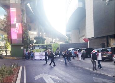 ¡Caos vial en Periférico! Trabajadores del Sindicato de PEMEX se manifiestan en avenida de las Flores; consulta alternativas viales