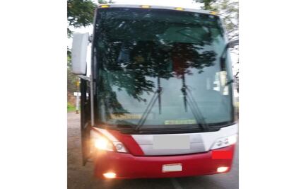 Rescatan 36 centroamericanos de autobús en Tabasco; 16 son menores