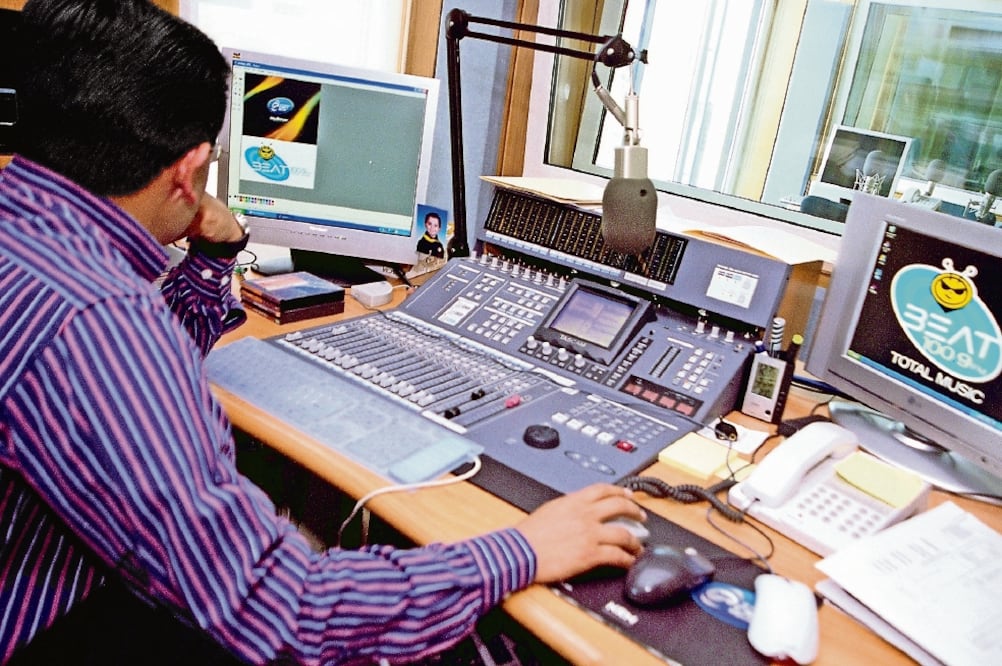 Las organizaciones piden que la licitación de radio busque incentivar los contenidos locales, regionales e independientes (ARCHIVO EL UNIVERSAL)