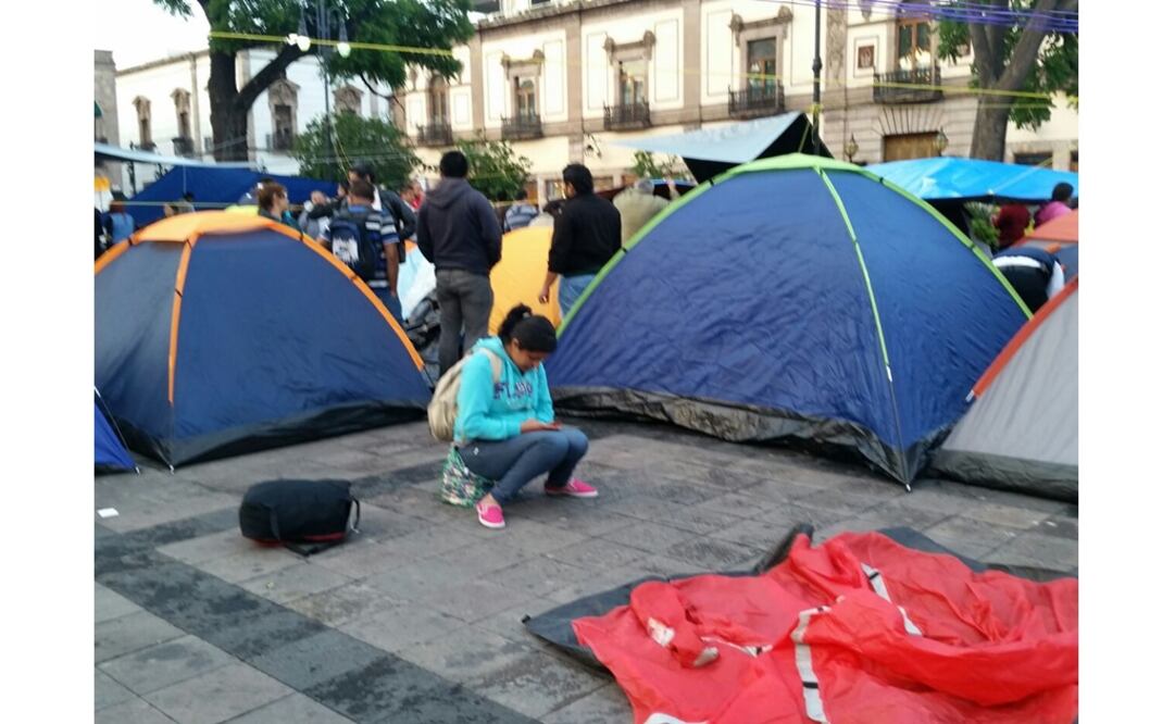 Los profesores ocuparon parte del Centro Histórico de la capital michoacana. /Carlos Arrieta - EL UNIVERSAL