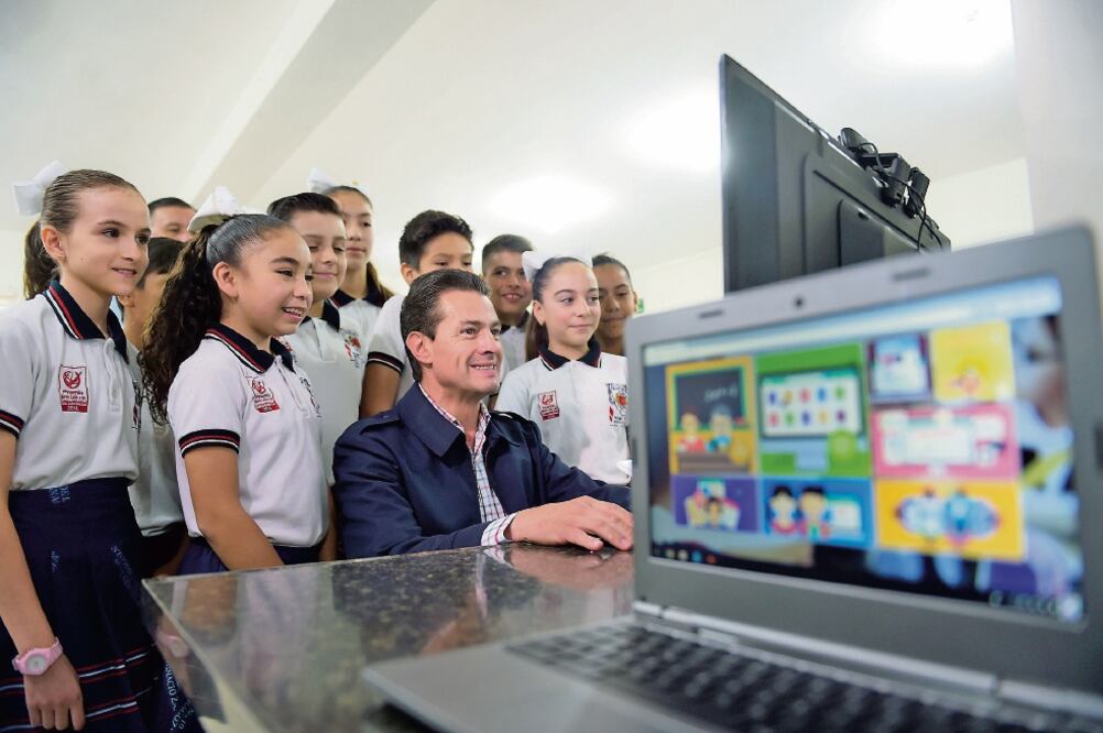 Previo a su participación en la 82 Asamblea General Ordinaria de la Confederación Nacional de Organizaciones Ganaderas, el presidente Enrique Peña Nieto visitó la escuela primaria Ignacio Zaragoza (PRESIDENCIA)